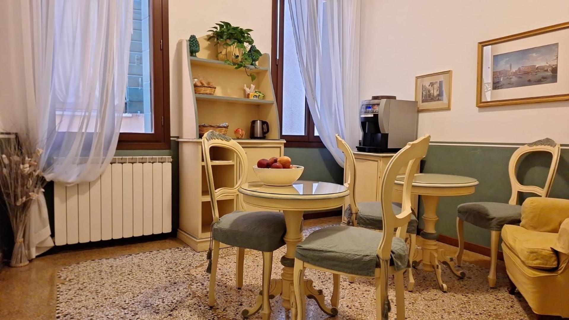 ונציה Ca' San Trovaso - 6 Rooms מראה חיצוני תמונה
